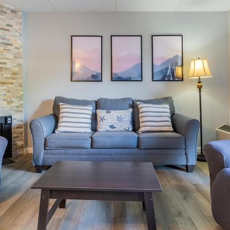 Family Bear Condos, Full King Suite, Kitchen, Pool Access Unit 103 Гетлинбург Екстериор снимка