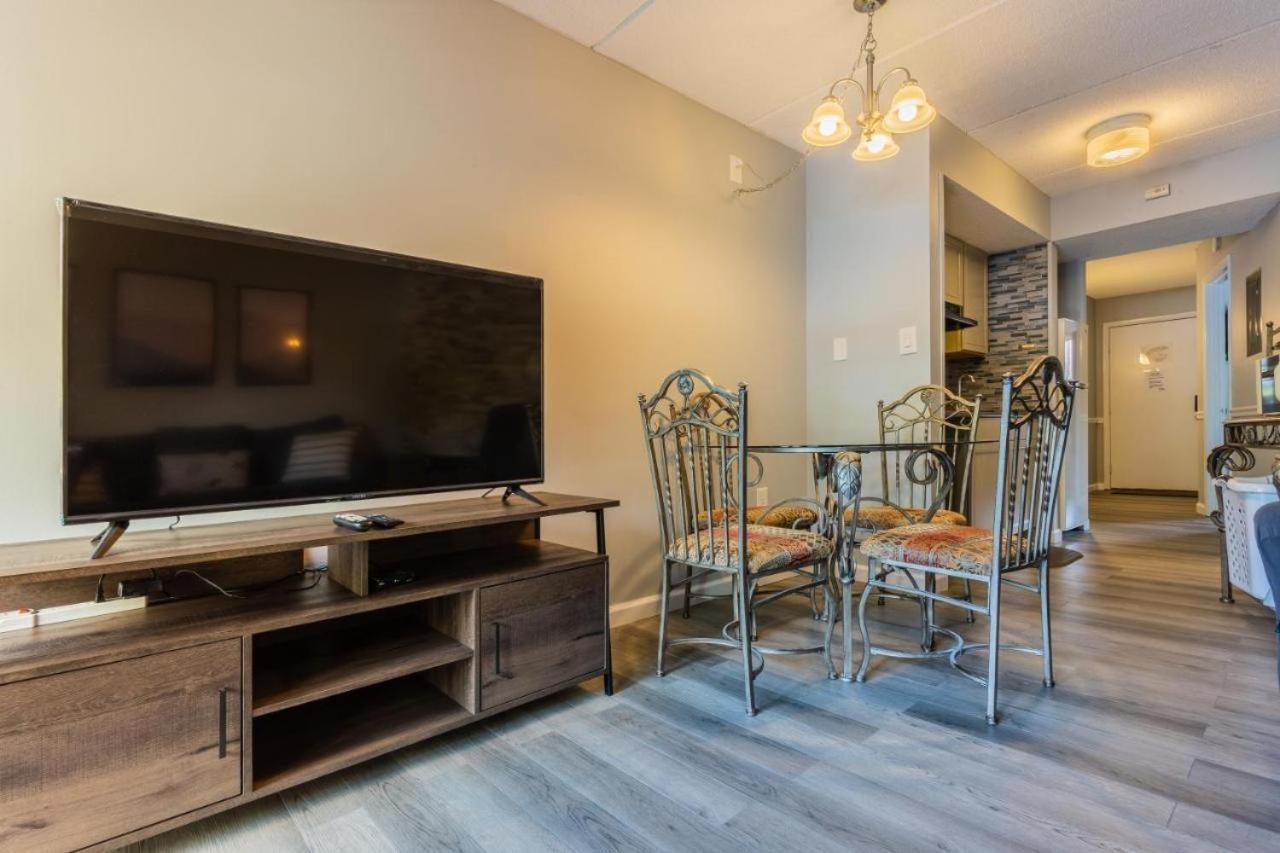Family Bear Condos, Full King Suite, Kitchen, Pool Access Unit 103 Гетлинбург Екстериор снимка