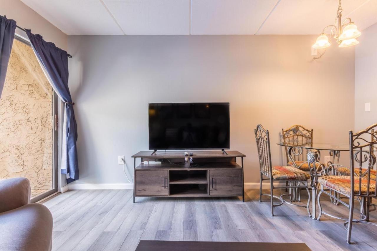 Family Bear Condos, Full King Suite, Kitchen, Pool Access Unit 103 Гетлинбург Екстериор снимка