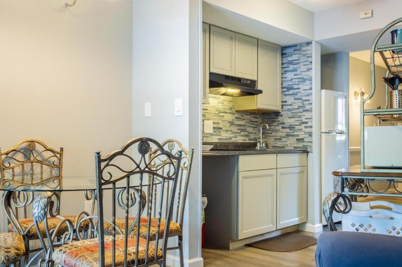 Family Bear Condos, Full King Suite, Kitchen, Pool Access Unit 103 Гетлинбург Екстериор снимка